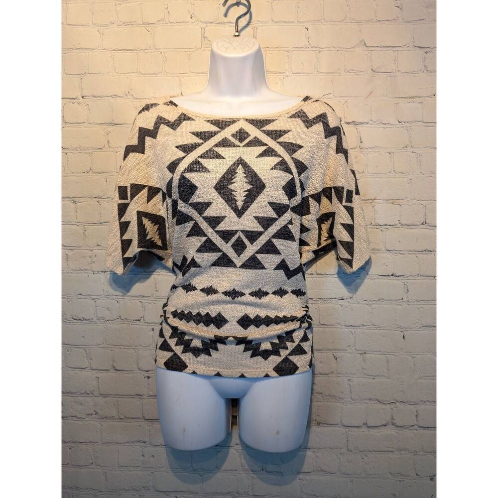 Ginger G loose fit western print knit top medium